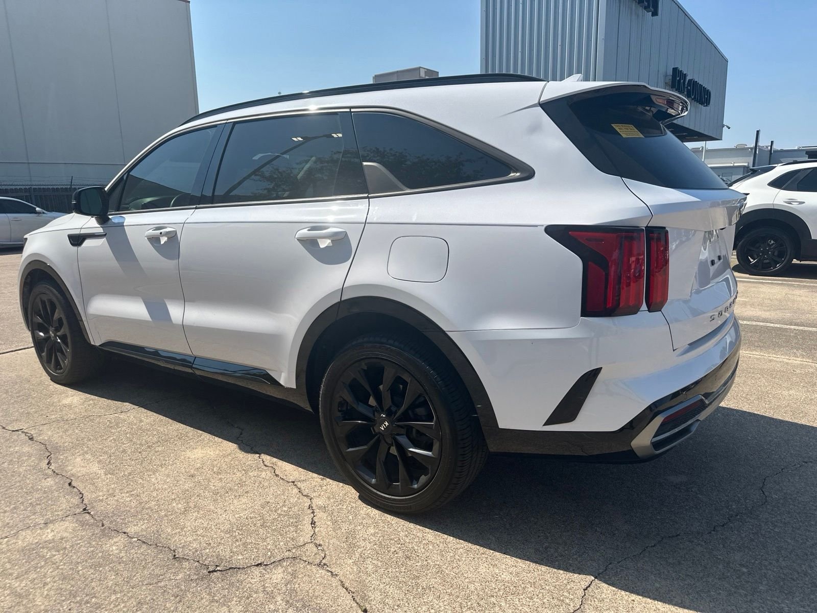 Used 2021 White Pearl Kia SX image 5