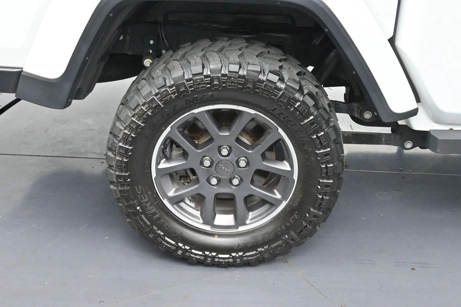 Used 2020 Bright White Clearcoat Jeep Overland image 32