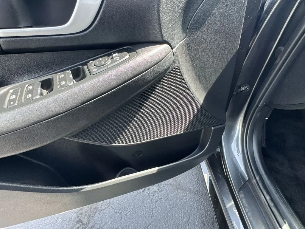 Used 2025 Gray Hyundai SEL image 23