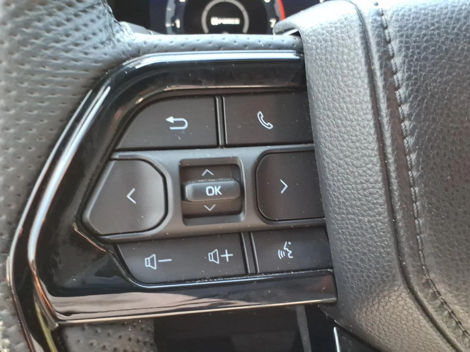 Used 2025 Black Toyota Trailhunter Hybrid image 18