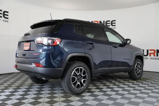 New 2026 Fathom Blue Pearl-Coat Exterior Paint Jeep Trailhawk image 25