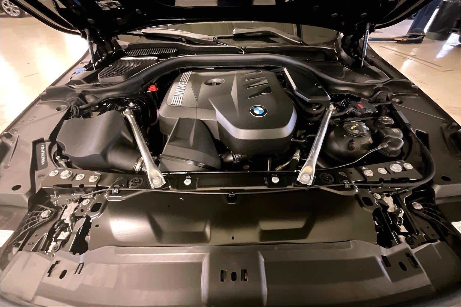 New 2026 Carbon Black Metallic BMW 530i image 16