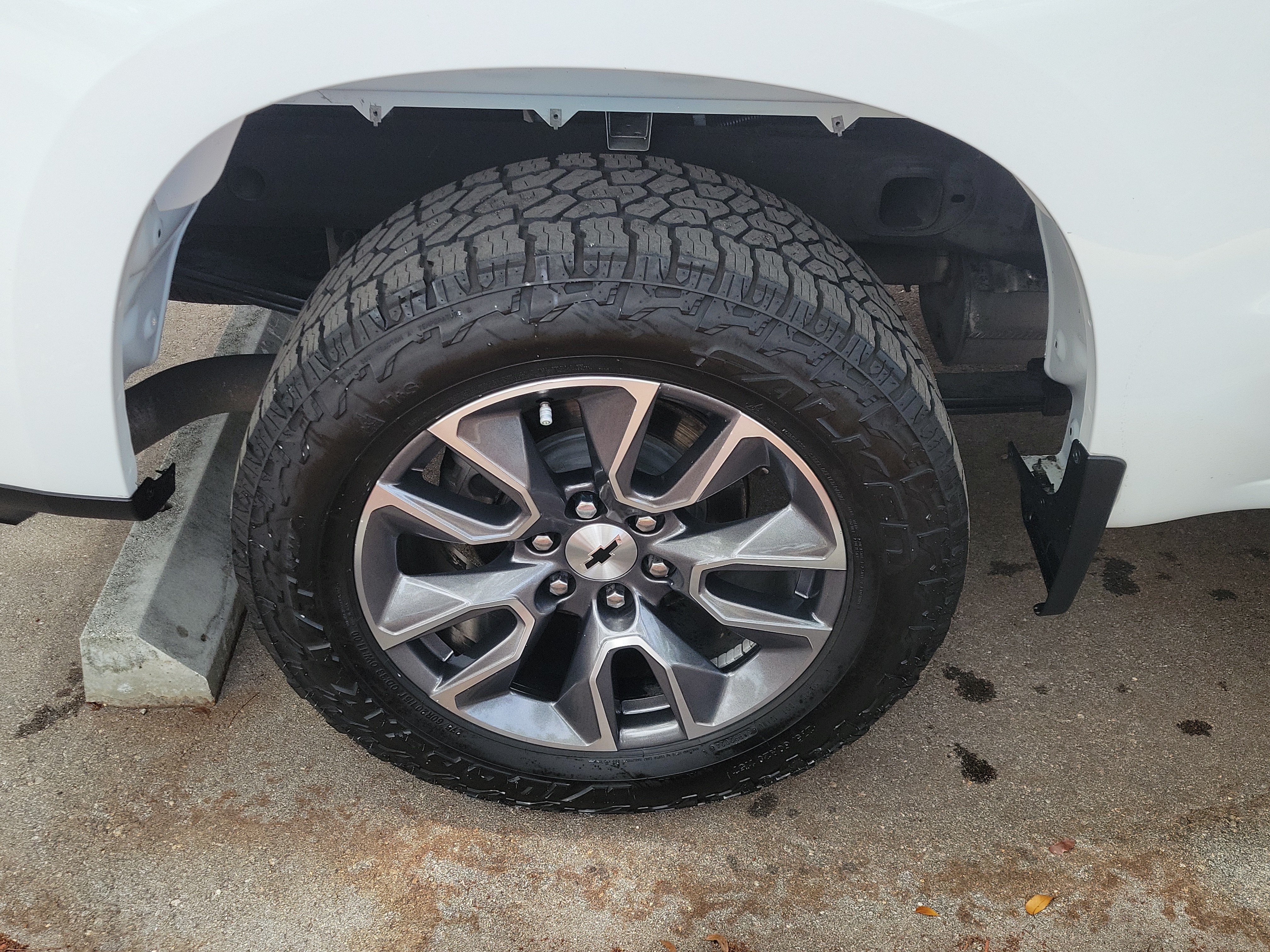 Used 2020 Summit White Chevrolet RST image 5