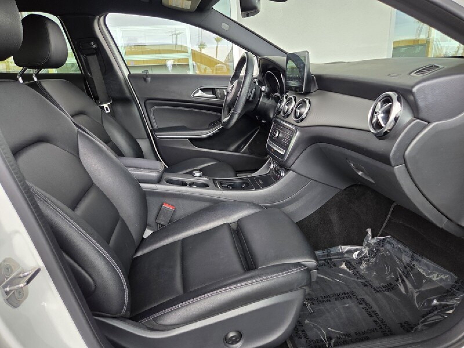 Used 2020 Polar White Mercedes-Benz GLA 250 image 19