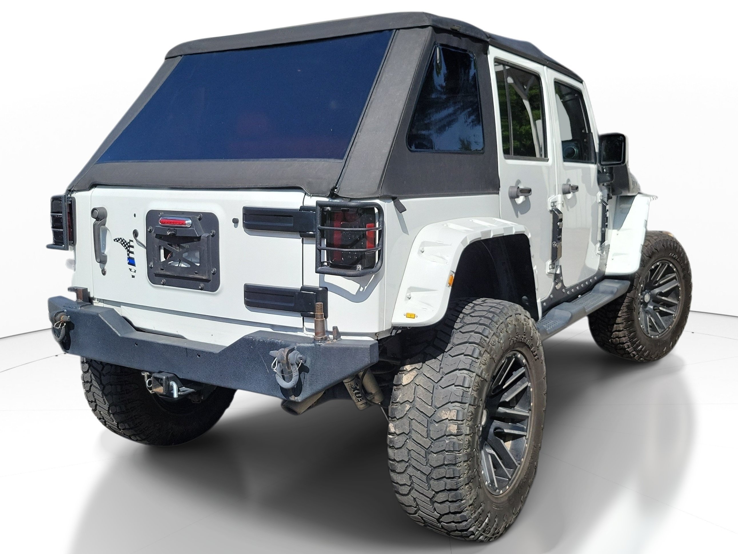 Used 2017 Bright White Clearcoat Jeep Sahara image 4
