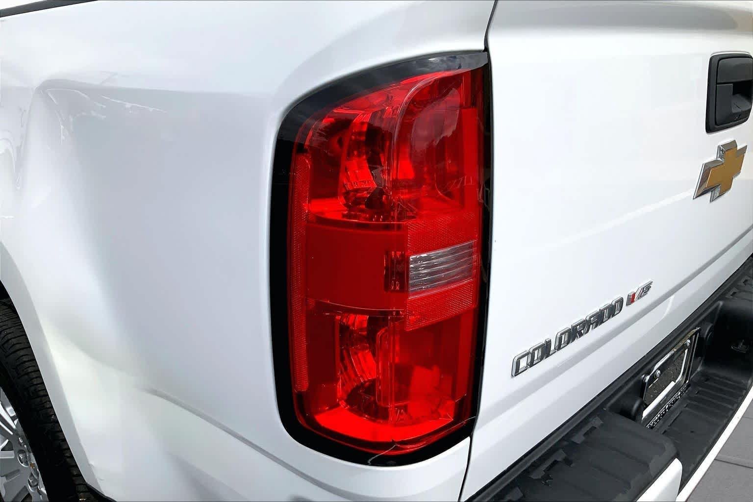Used 2017 Summit White Chevrolet 2WD LT image 29