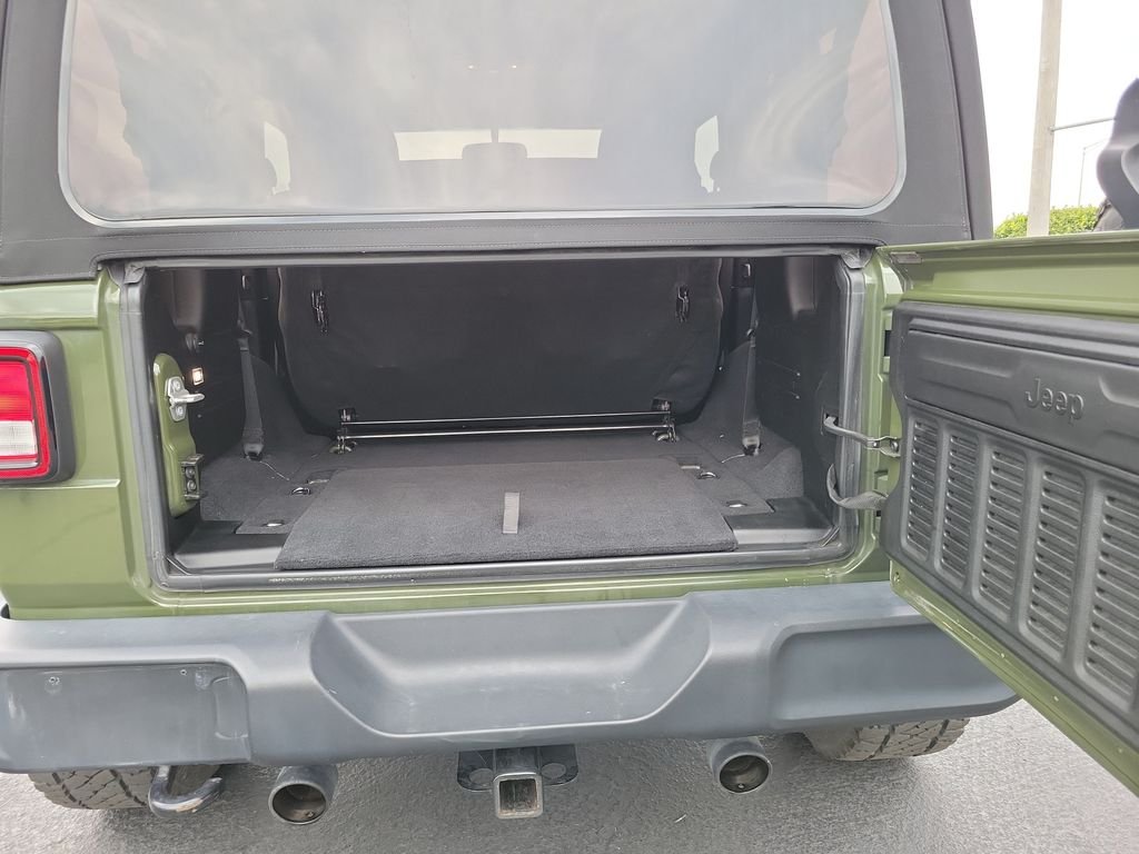 Used 2020 Green Jeep Sport image 7