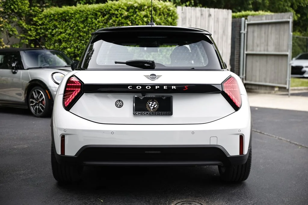 Used 2025 Nanuq White Metallic MINI Iconic image 10