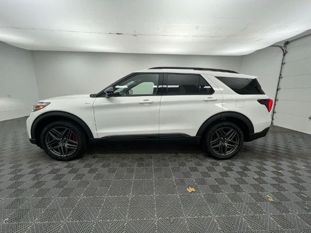 New 2026 Star White Metallic Tri-Coat Ford ST-Line image 15