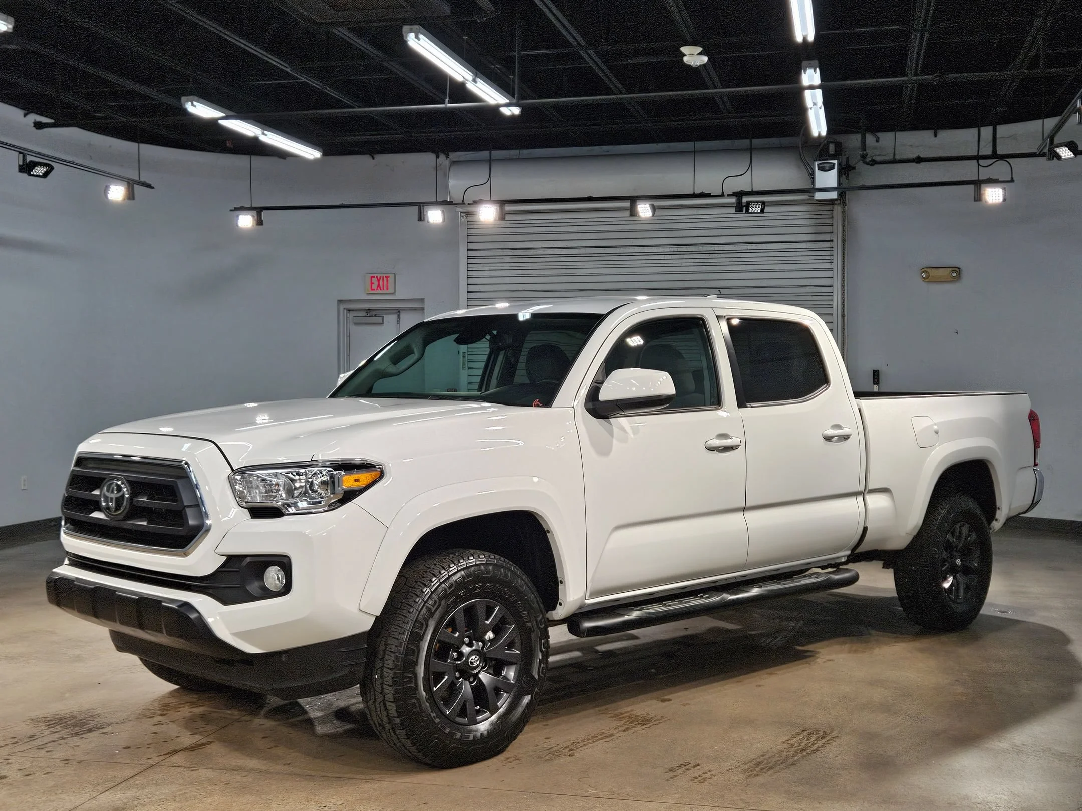Used 2023 Ice Cap Toyota SR5 image 3