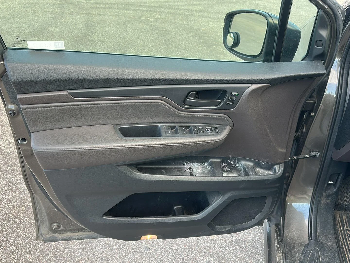 Used 2018 Pacific Pewter Metallic Honda Touring image 9