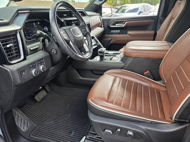 Used 2025 Gray GMC 4WD CREW CAB 147" DENALI ULTIMATE image 11