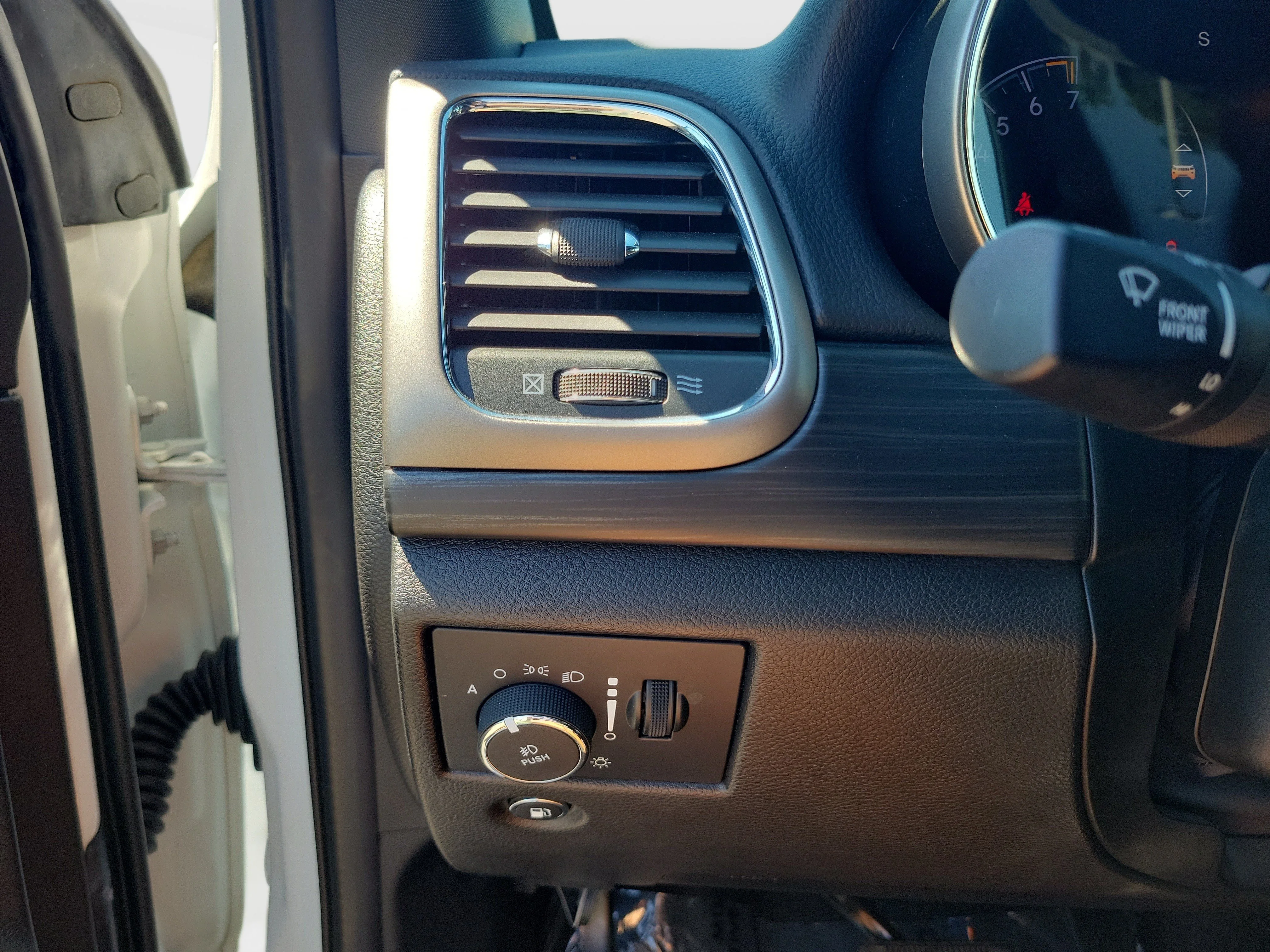 Certified Used 2021 White Jeep Laredo X image 24