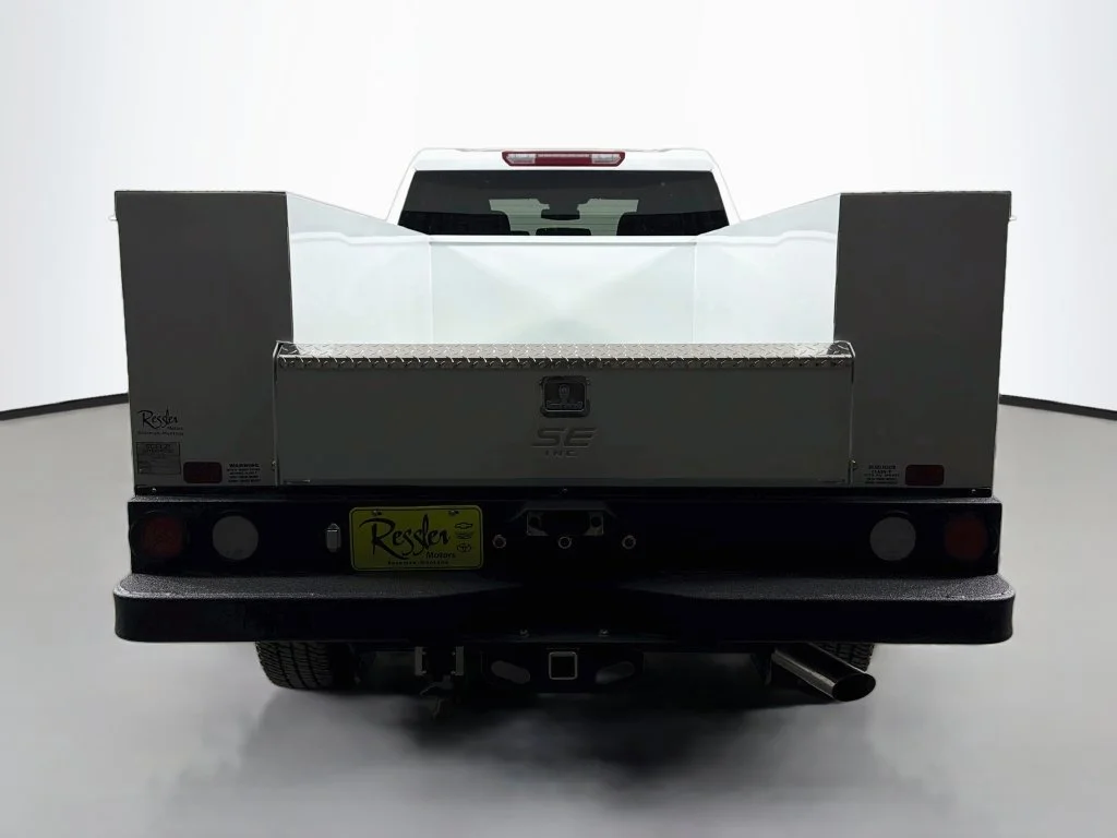 New 2026 Summit White Chevrolet WT image 6