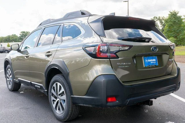 Used 2025 Green Subaru Premium image 9