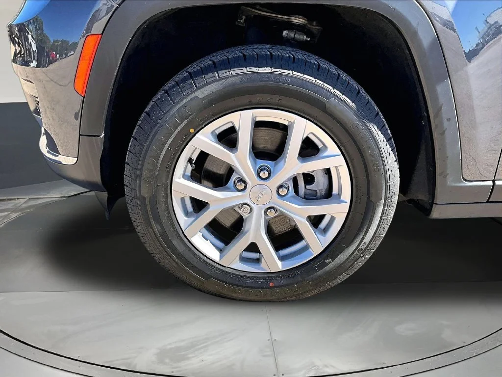 Certified Used 2024 Gray Jeep Limited image 37