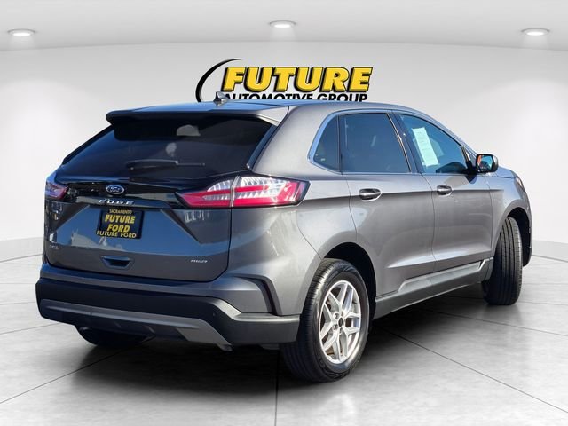 Used 2024 Gray Ford SEL image 4