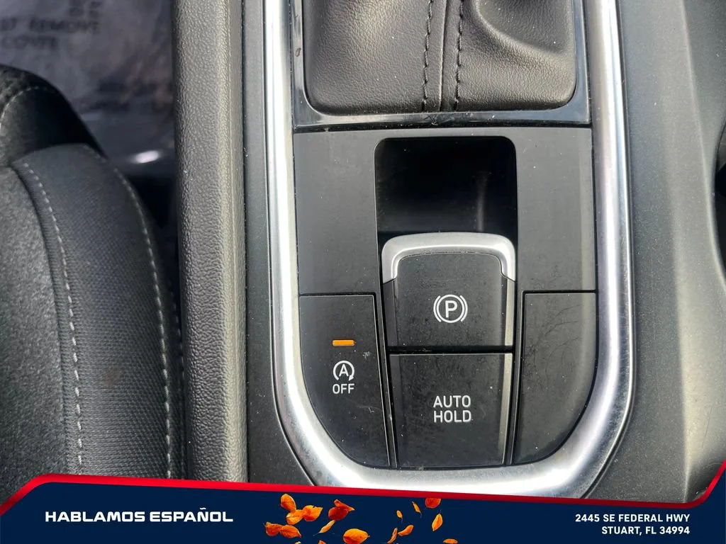 Used 2020 Red Hyundai SE image 26