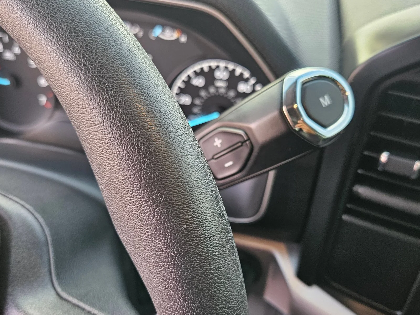 Used 2022 Antimatter Blue Metallic Ford XL image 12