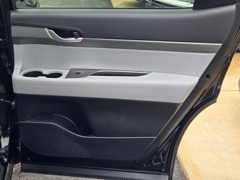 Used 2024 Abyss Black Hyundai SEL image 8