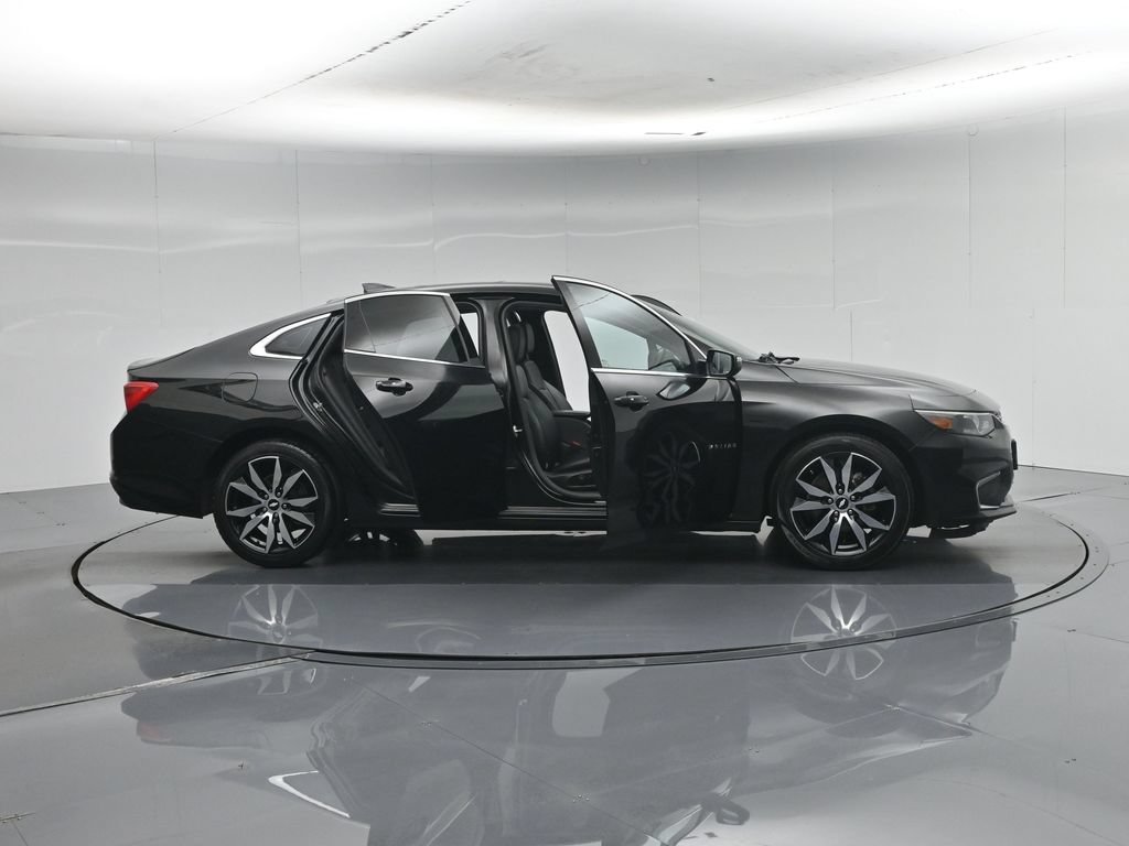 Used 2017 Black Chevrolet LT image 5