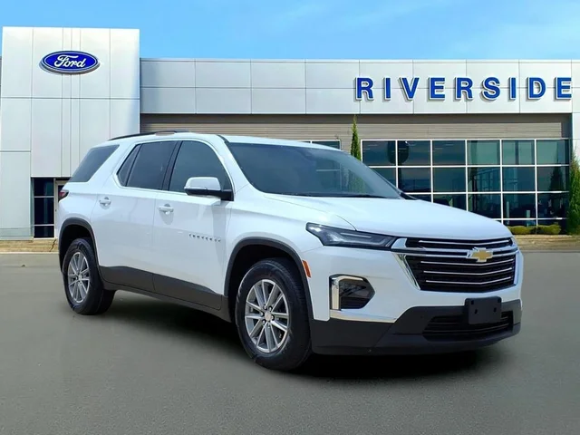 Pre-Owned 2023 Chevrolet Traverse LT Leather