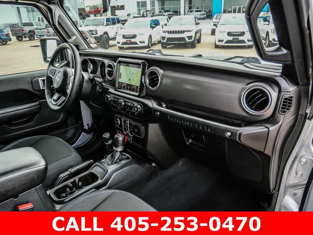 Used 2023 Silver Jeep Rubicon 4x4 image 21