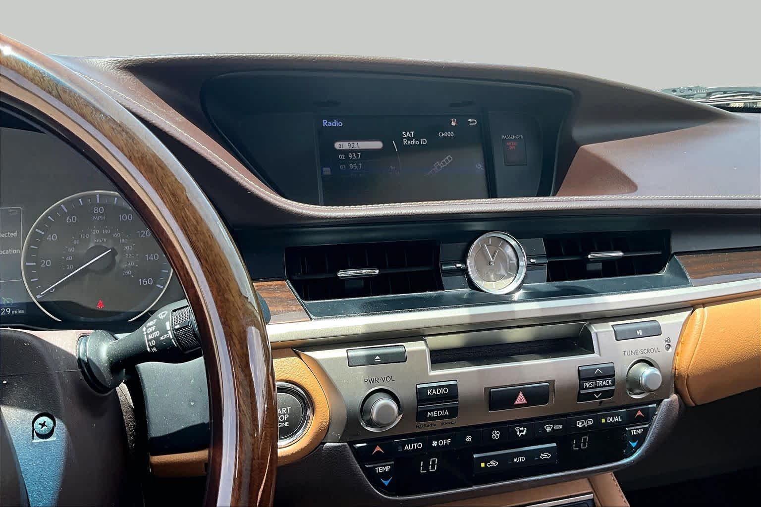 Used 2016 Atomic Silver Lexus  image 6