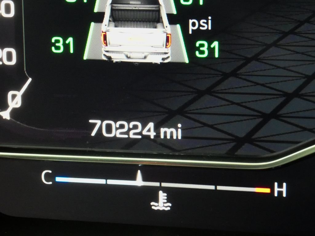 Used 2023 White GMC AT4 image 29