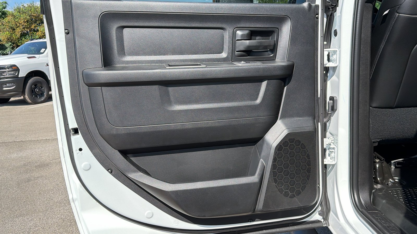 New 2026 Bright White Clear-Coat Exterior Paint RAM Tradesman image 14
