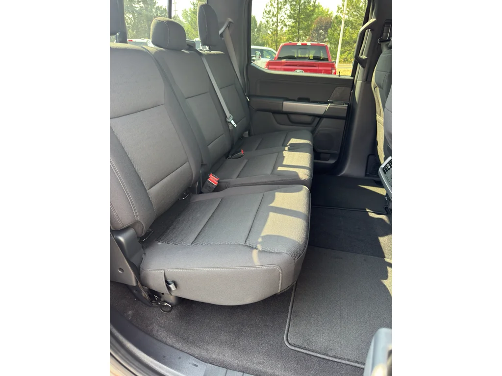 New 2026 Carbonized Gray Metallic Ford XLT image 12