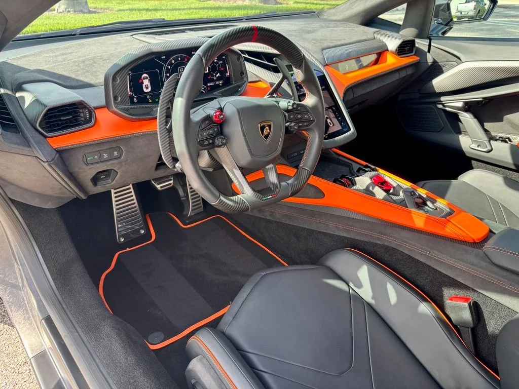 Used 2025 Verde Hydra Metallic Lamborghini  image 20