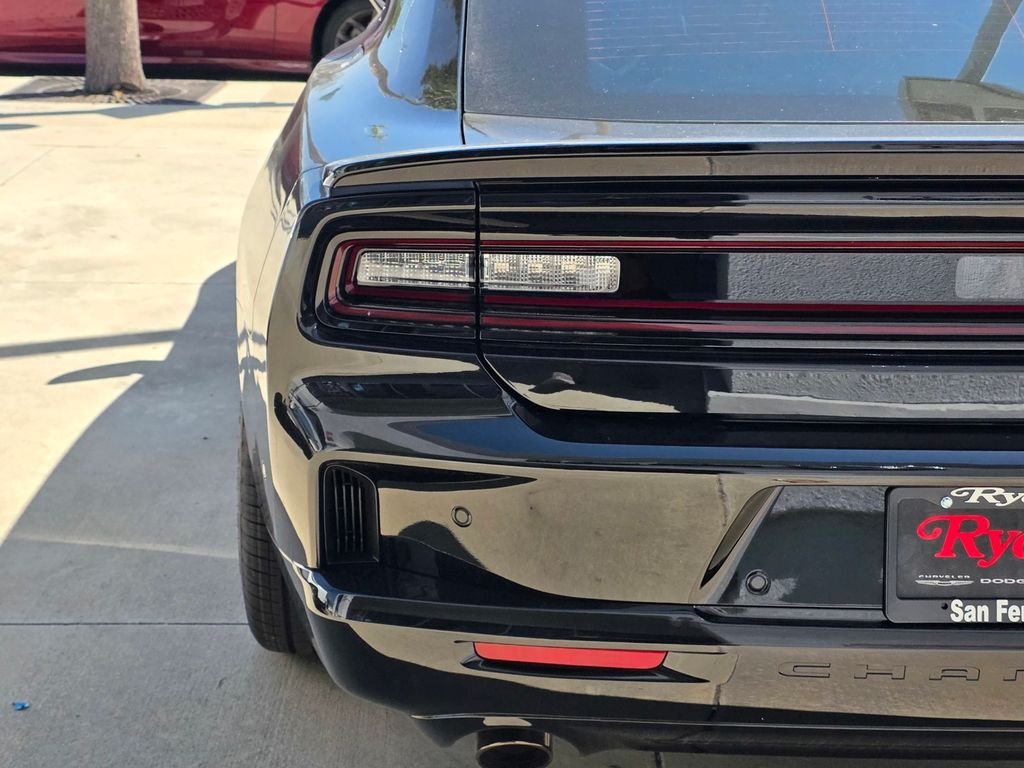 New 2026 Diamond Black Crystal Pearlcoat Dodge R/T image 6