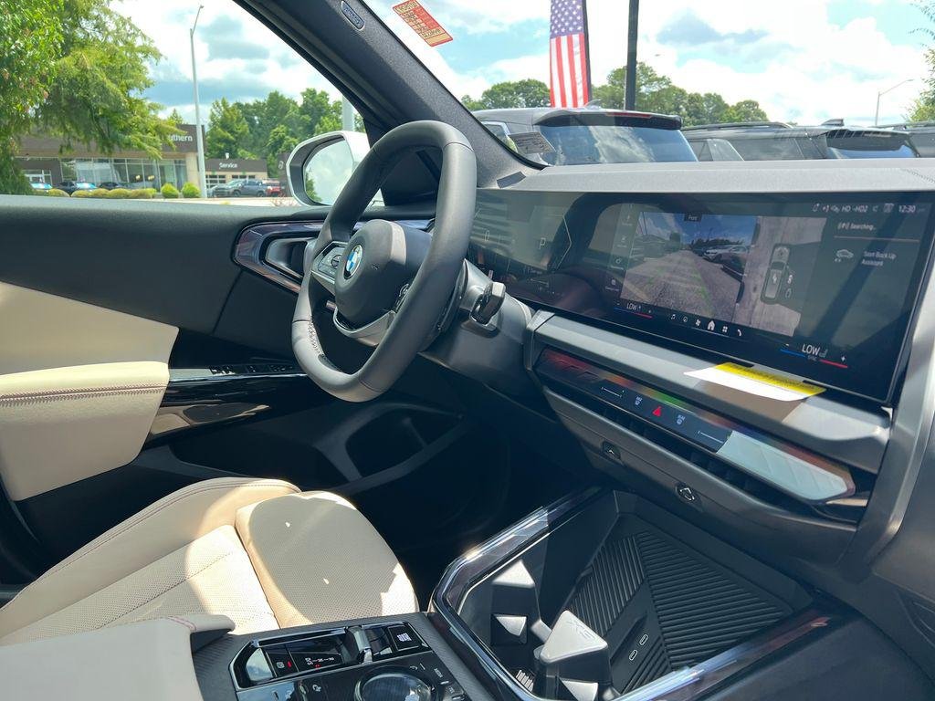 New 2026 Alpine White BMW 30 xDrive image 30