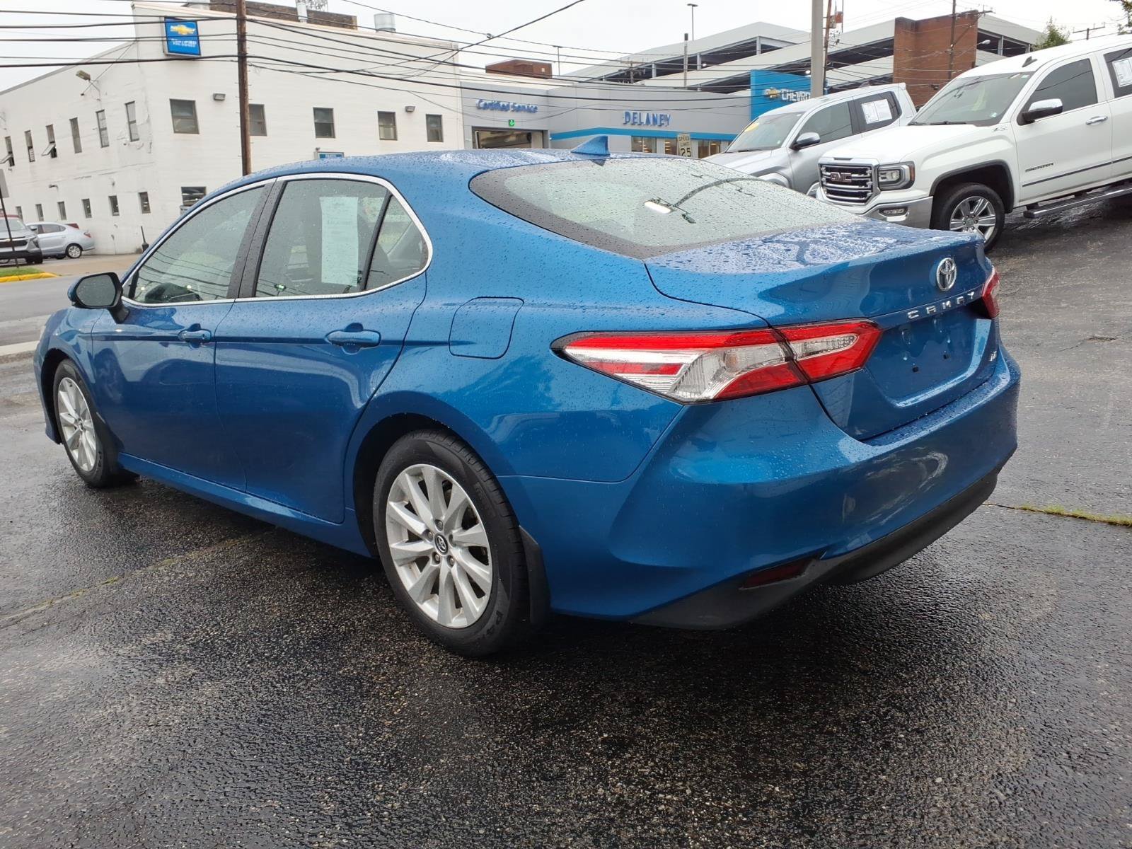 2020 Toyota Camry LE - Photo 7