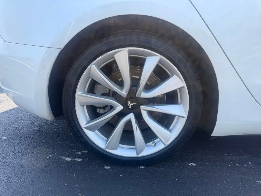 Used 2020 White Tesla Long Range image 44