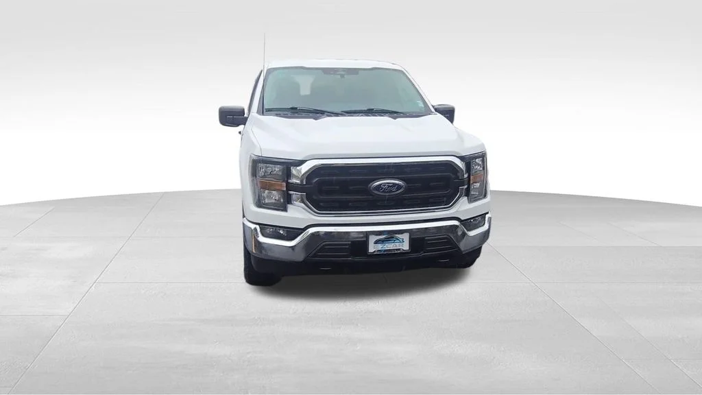Used 2023 White Ford XLT image 3