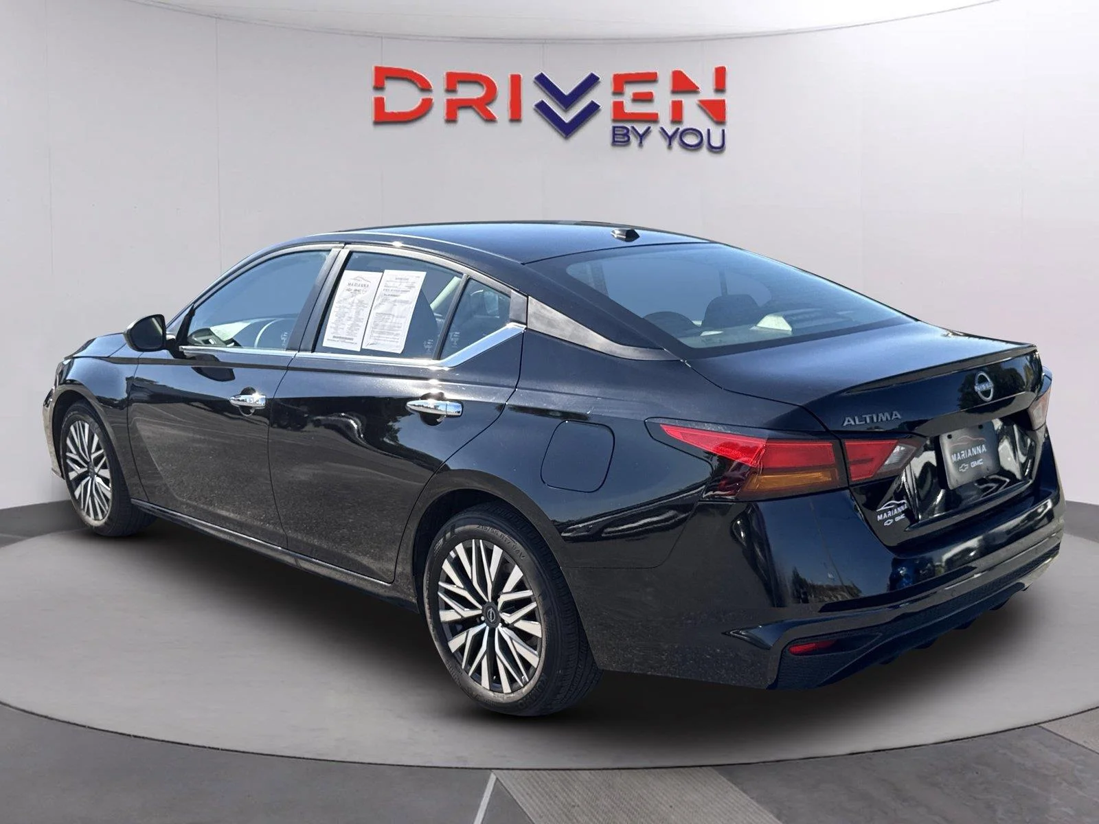 Used 2025 Super Black Nissan SV image 6