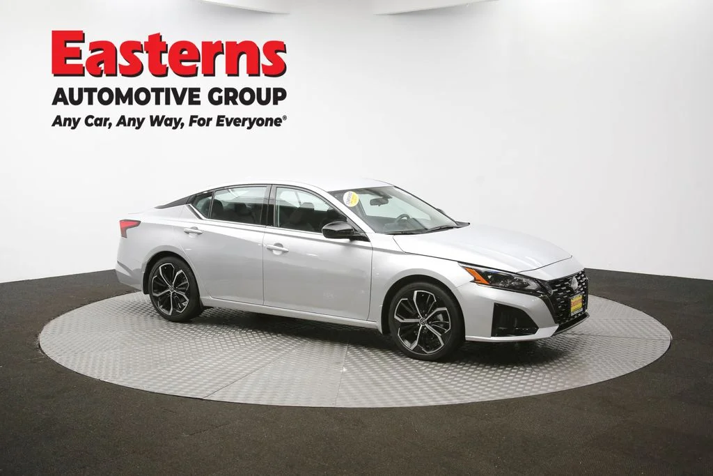 Used 2023 Silver Nissan 2.5 SR image 44