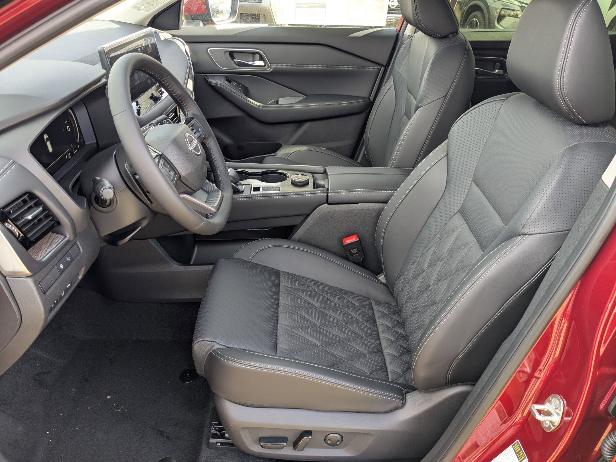 2026 Nissan Rogue Platinum - Photo 14