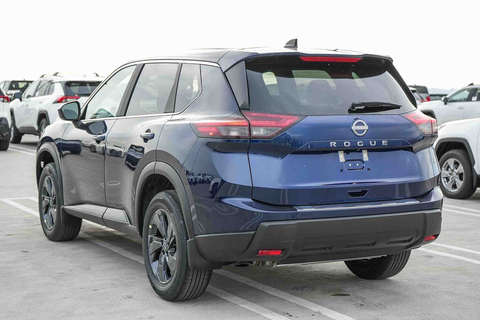 New 2026 Deep Ocean Blue Pearl Nissan SV image 8
