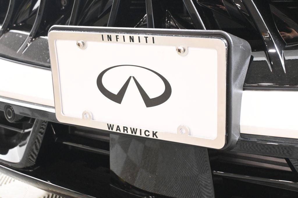 New 2027 2T RAD WHT INFINITI Autograph AWD image 14