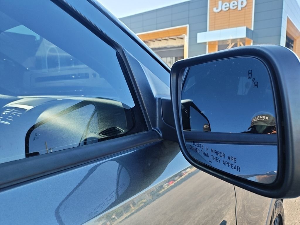 Used 2019 Gray Ford Limited image 8