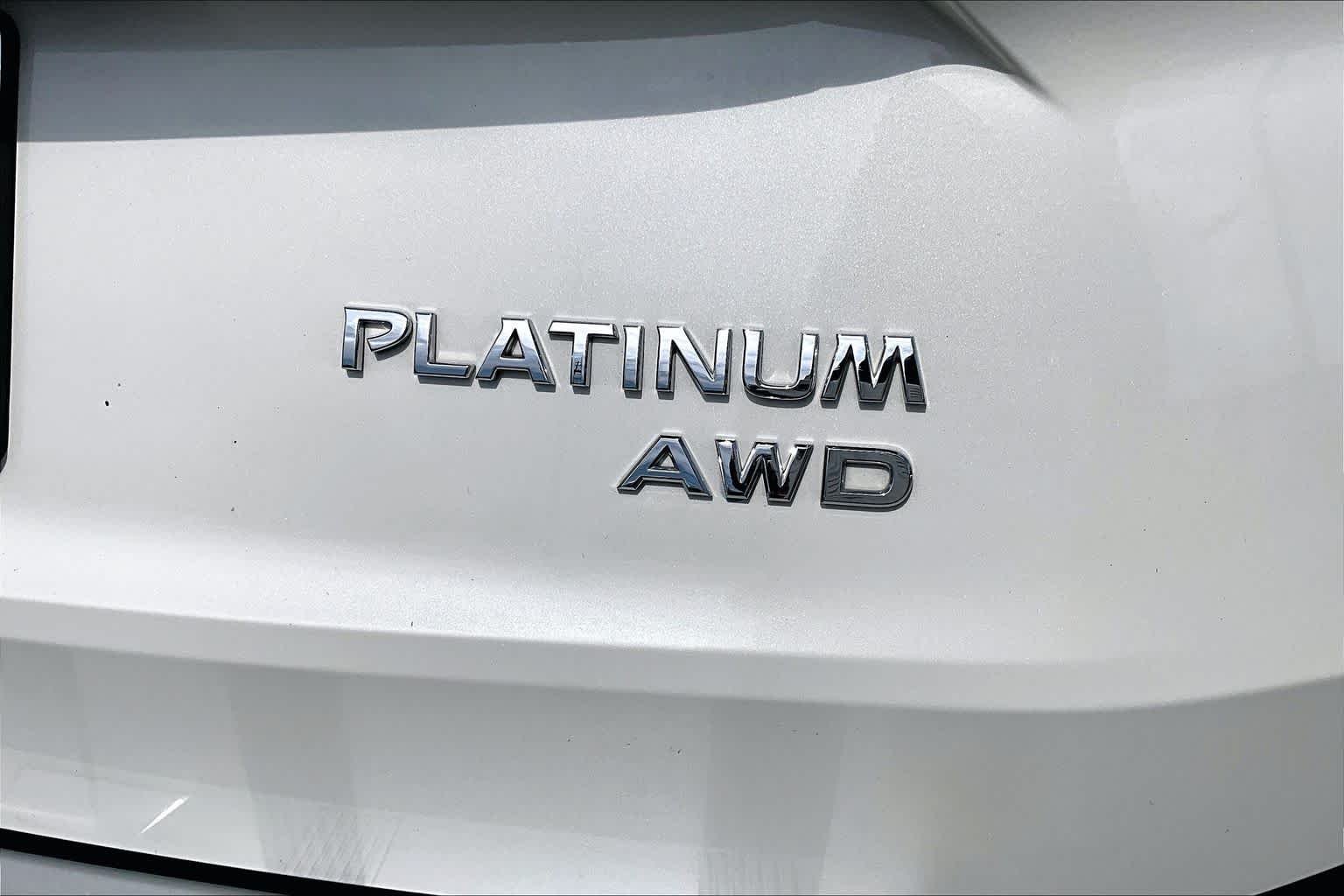Used 2023 Pearl White Tricoat/Super Black Nissan Platinum image 10