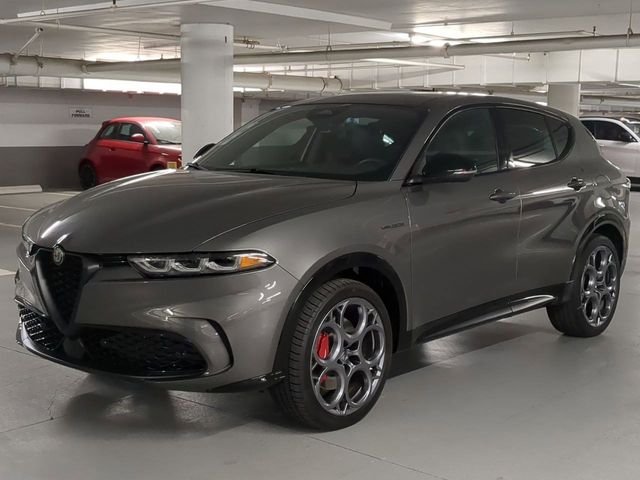 New 2025 Grigio (Gray) Ascari Metallic Exterior Paint Alfa Romeo Base image 3