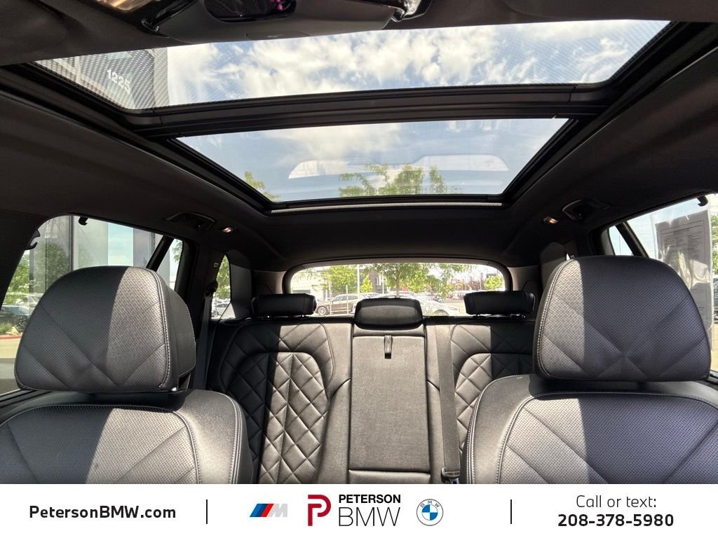 Used 2024 Alpine White BMW M60i image 38