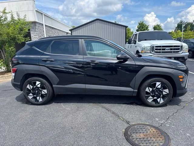 Used 2025 Black Hyundai SEL image 6