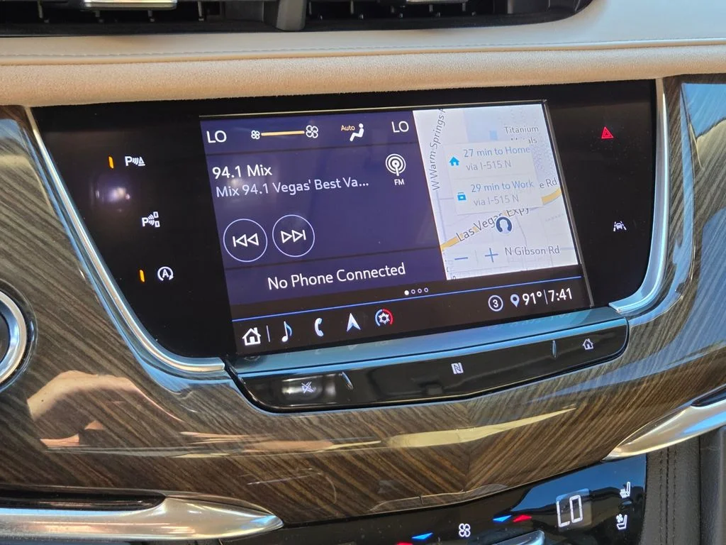 Used 2020 White Cadillac Premium Luxury image 31