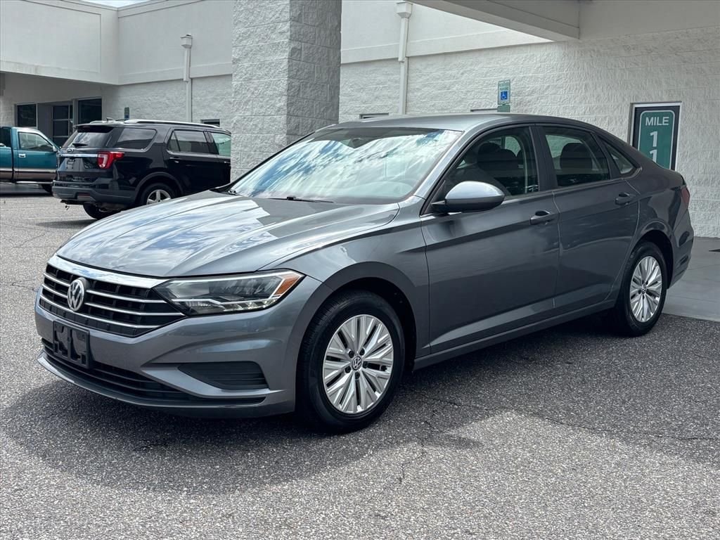 Used 2019 Platinum Gray Metallic Volkswagen 1.4T S image 23