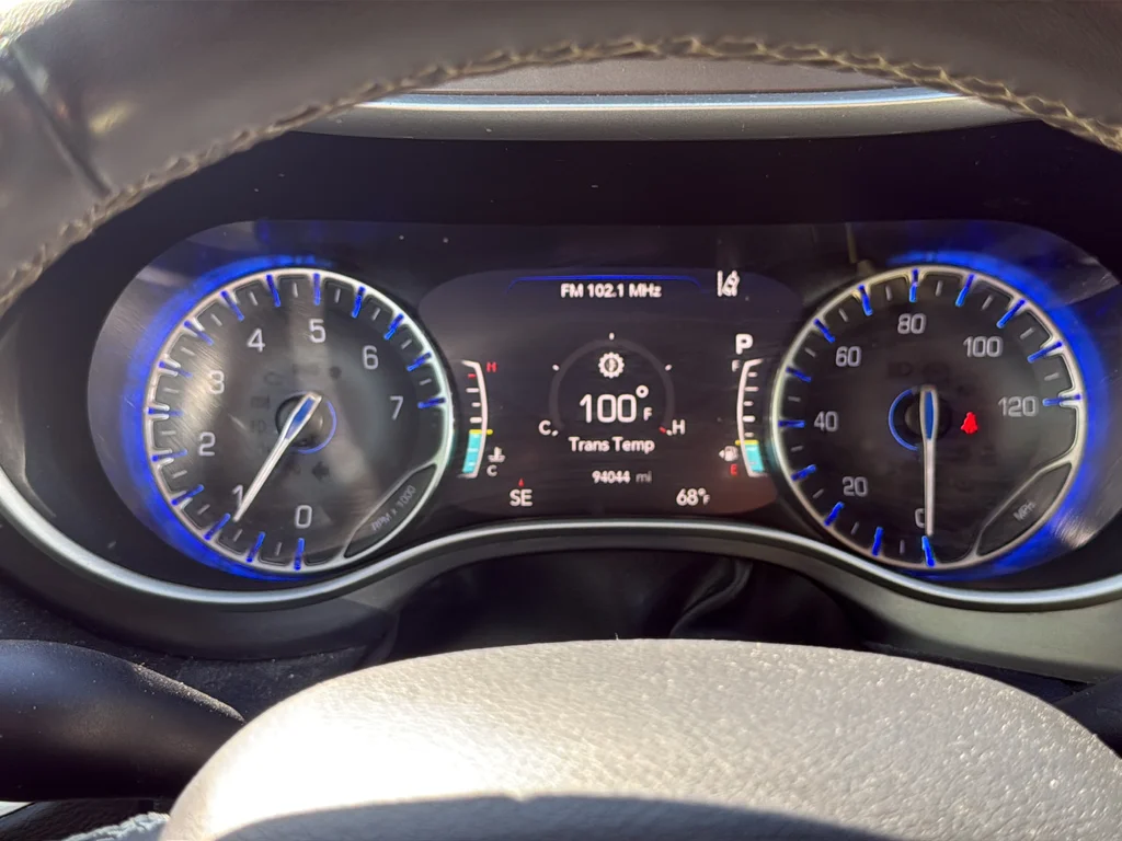 Used 2022 Gray Chrysler Touring L image 17